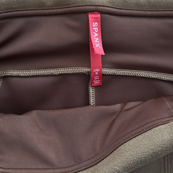 Spanx Faux Suede Leggings in Rich Caramel Size Large - Picture 4 of 9